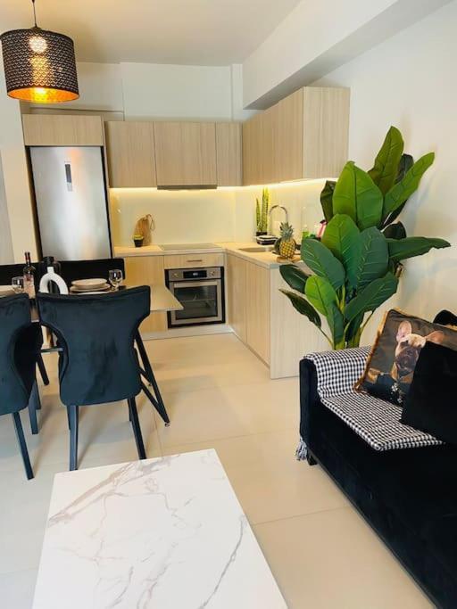 New 2Bd Aprt With Shared Rooftop Pool D3 Athens Exterior photo